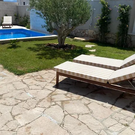 Mediterra Garden & Pool Villa *