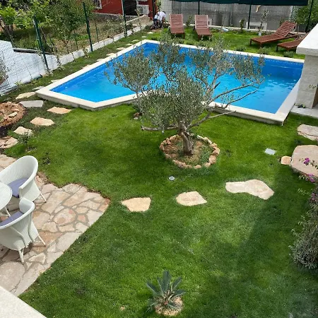 Villa Mediterra Garden&pool Bol